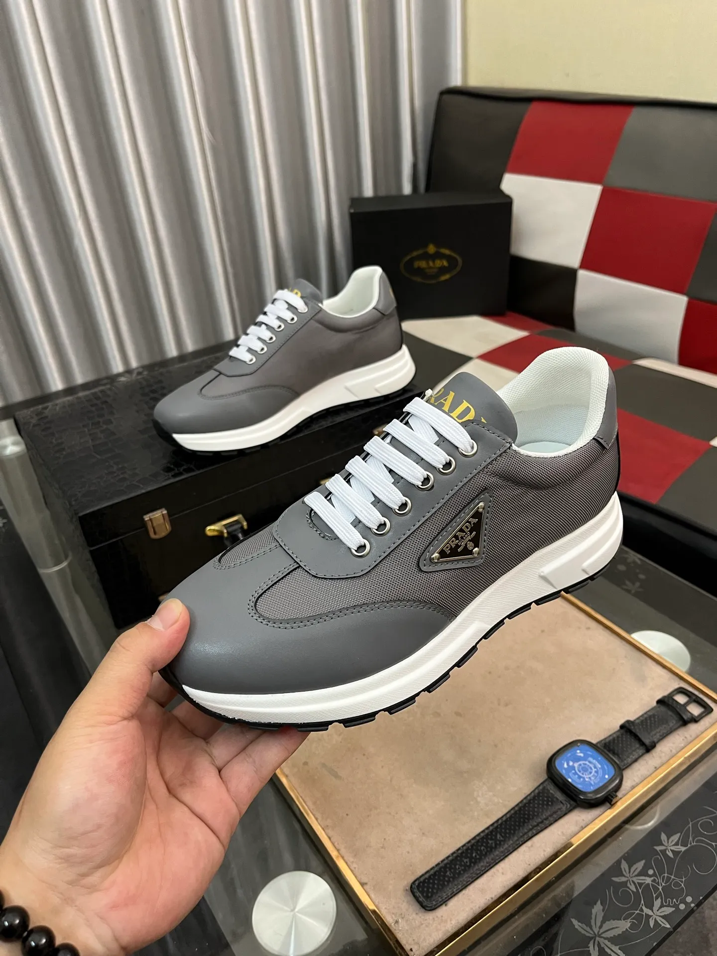 Men's shoes 💰420⌚️⌚️ PRADA [Prada] popular men's shoes, casual shoes and sports shoes! High-end quality 🍀 The upper is made of imported original cowhide 💥 cowhide lining; the original molded outsole. The style is upright and elegant, comfortable and versatile💪 Three quality guarantees Size number: 38-44, 4️⃣ colors available